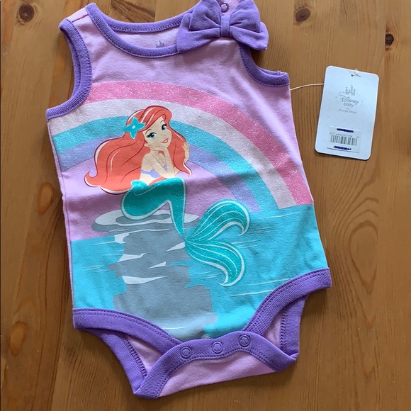 Disney Other - HOST PICK Disney 3-6 little top with buttons